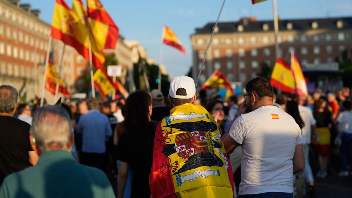 Marcha convocada por Vox desde el intercambiador de Moncloa hasta la calle de Ferraz el pasado viernes.