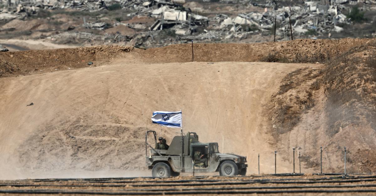 GENOCIDIO EN GAZA
Israel ratifica el acuerdo de paz con Hamás pero vuelve a bombardear el sur de la Franja de Gaza