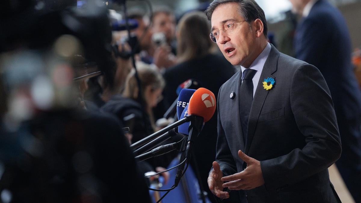 El ministro de Asuntos Exteriores, José Manuel Albares, comparece ante la prensa.