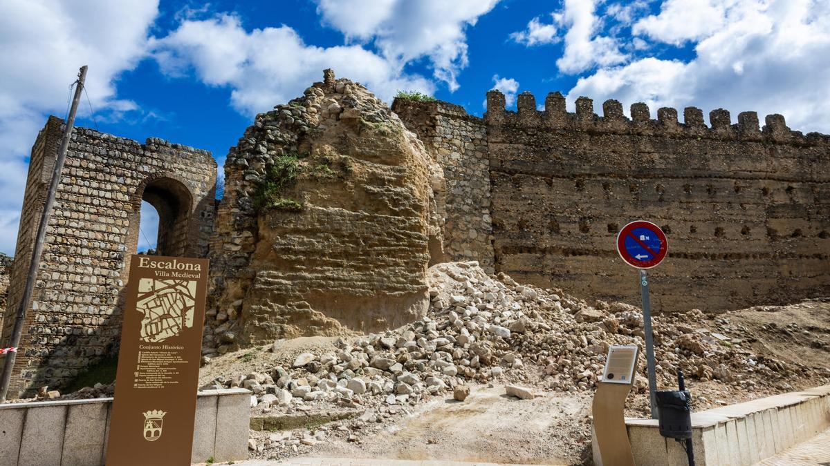 Imagen de la torre derrumbada del castillo de Escalona (Toledo)