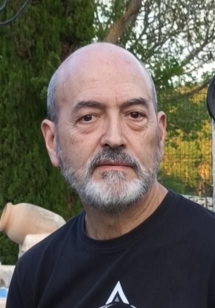 Miguel López