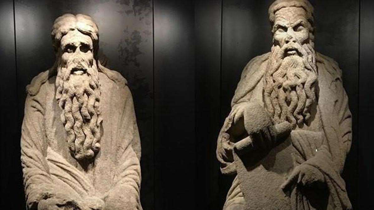 Las estatuas de los profetas Abraham e Isaac originalmente pertenecían a la fachada del Pórtico
