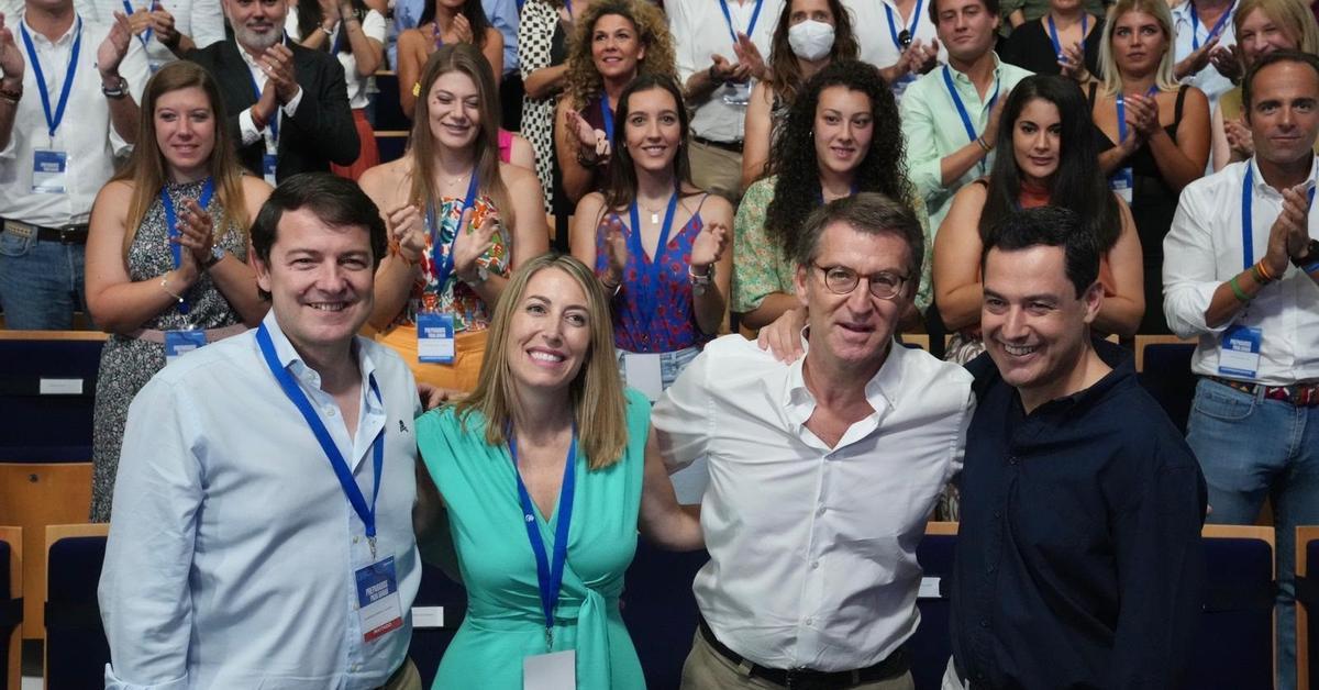 El PP debate cómo adelantar elecciones en Extremadura y Aragón sin repetir los errores de Casado