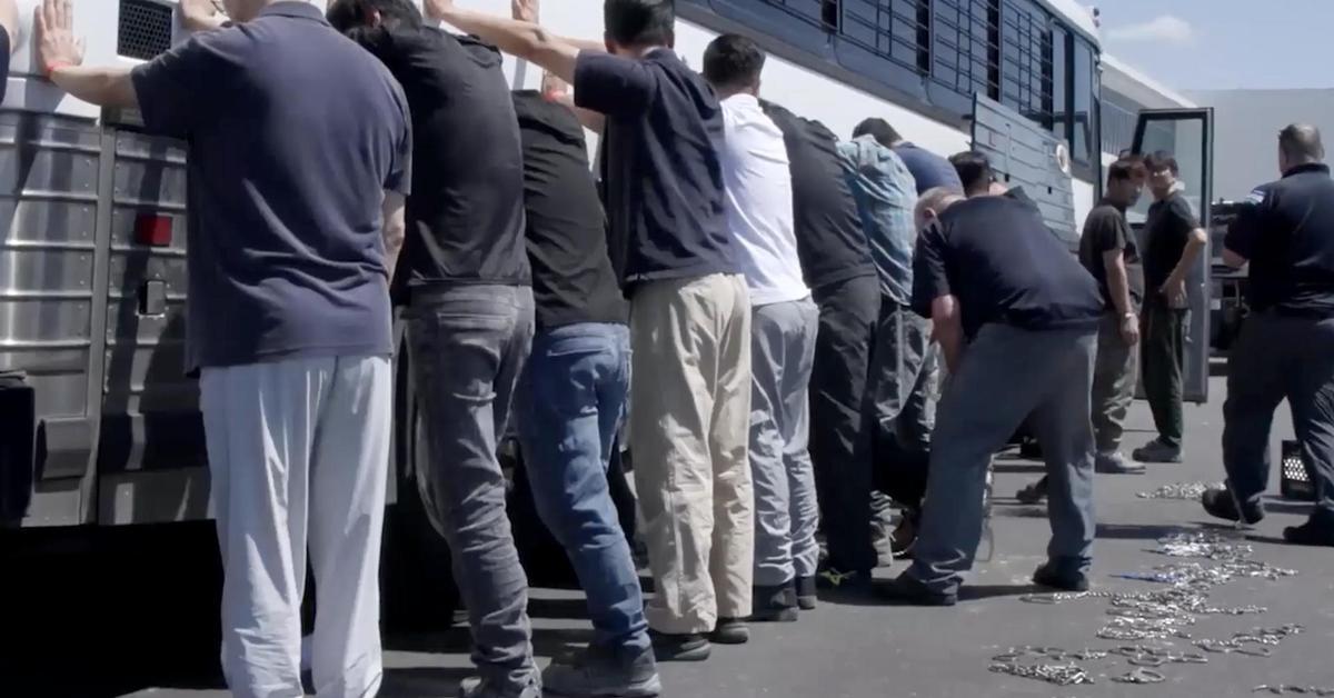 El Supremo avala las redadas antimigrantes en California de Trump, que las extiende ya a Chicago