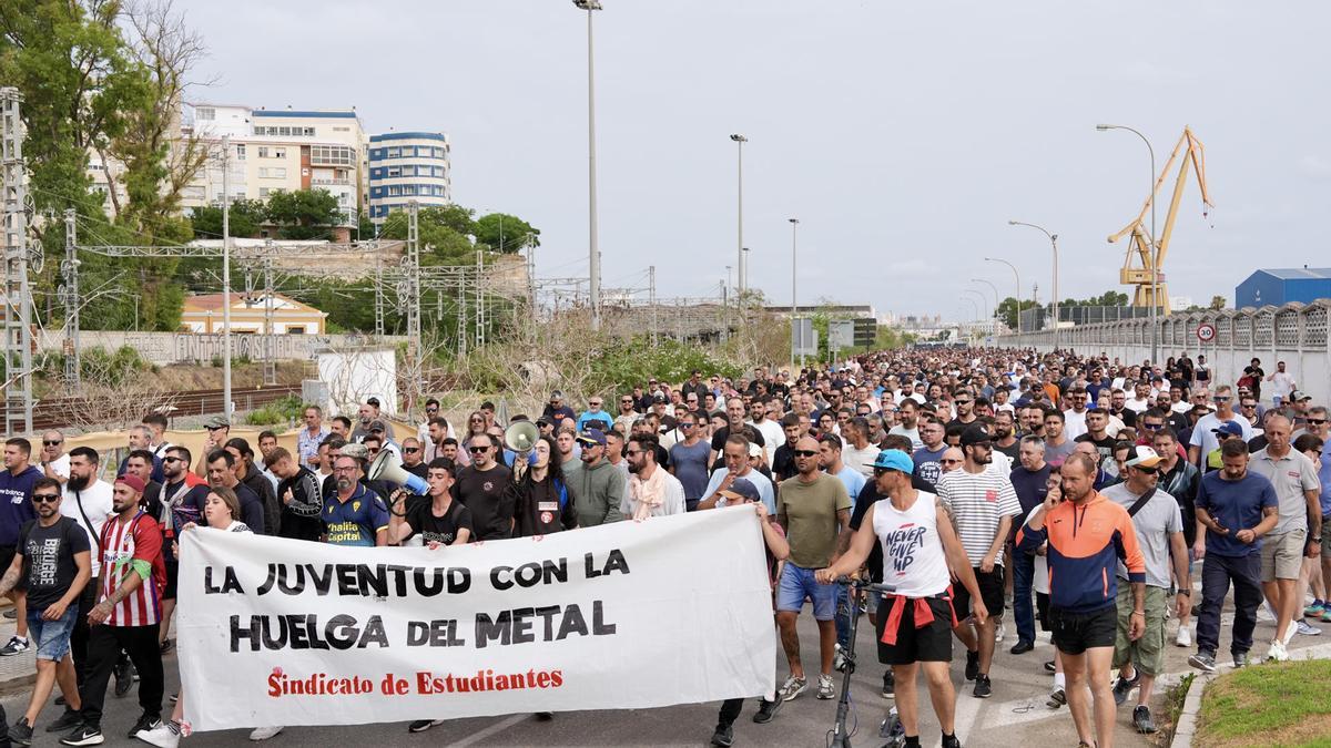 La huelga del metal continúa en Cádiz