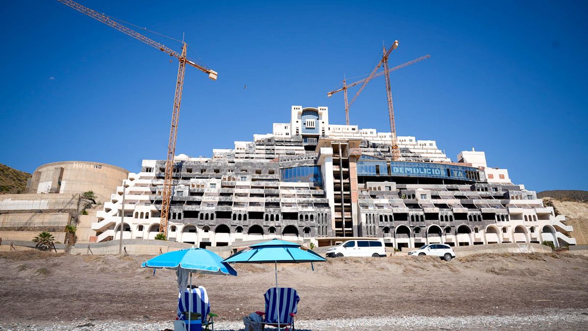 Hotel El Algarrobico en Carboneras (Almería).