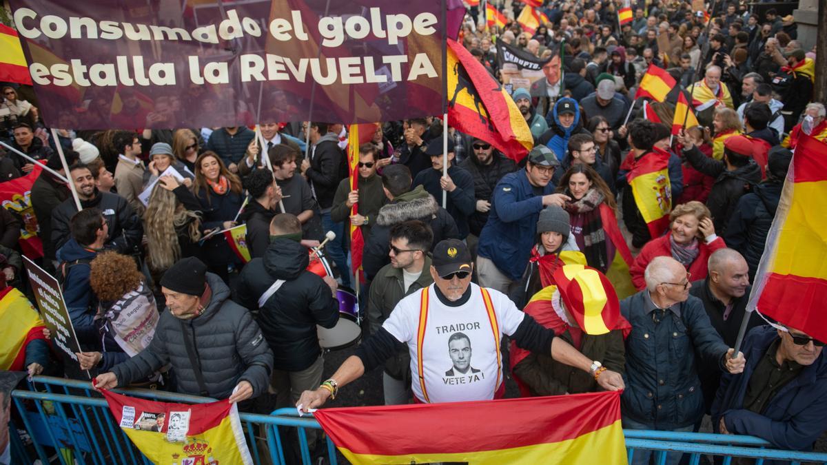 Manifestación orgnizada por Revuelta en Ferraz el 30 de noviembre de 2025.