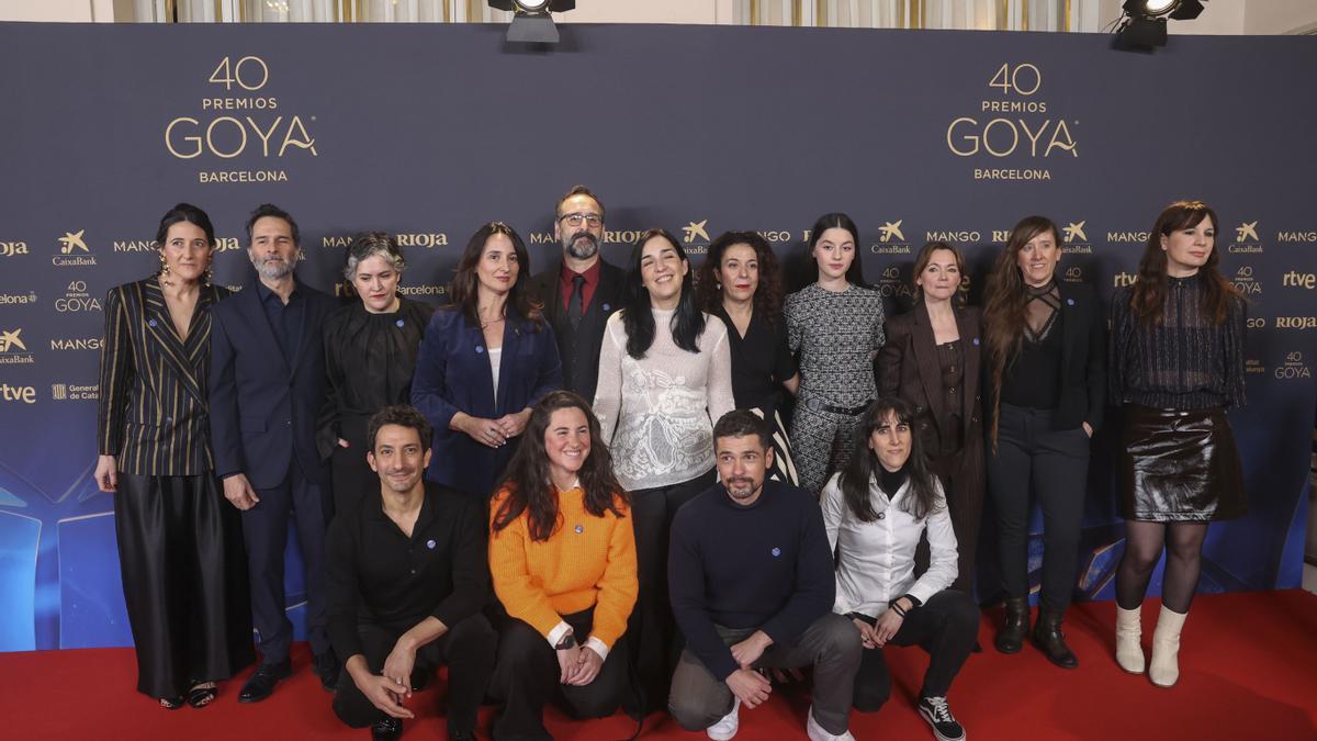 El equipo de la película 'Los domingos' a su llegada al encuentro de Nominados de la 40 edición de los Premios Goya, celebrado este lunes en el Real Casino de Madrid.