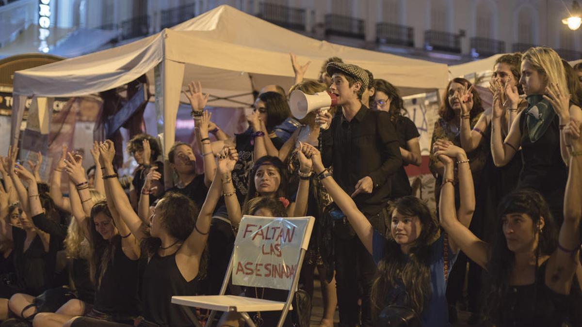 Imagen de las mujeres acampadas en la Puerta del Sol.