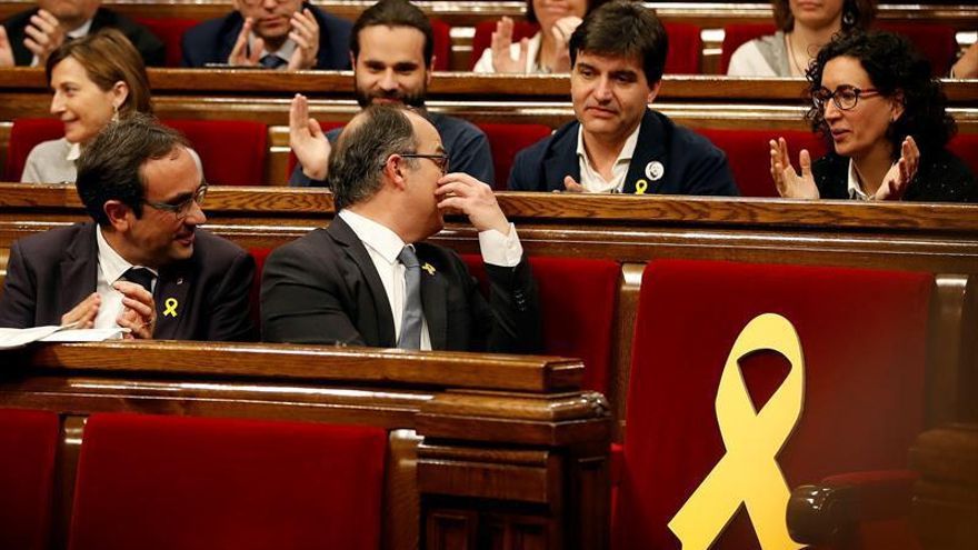 Rovira, Forcadell y Bassa renuncian al escaño para "plantar cara al chantaje judicial"