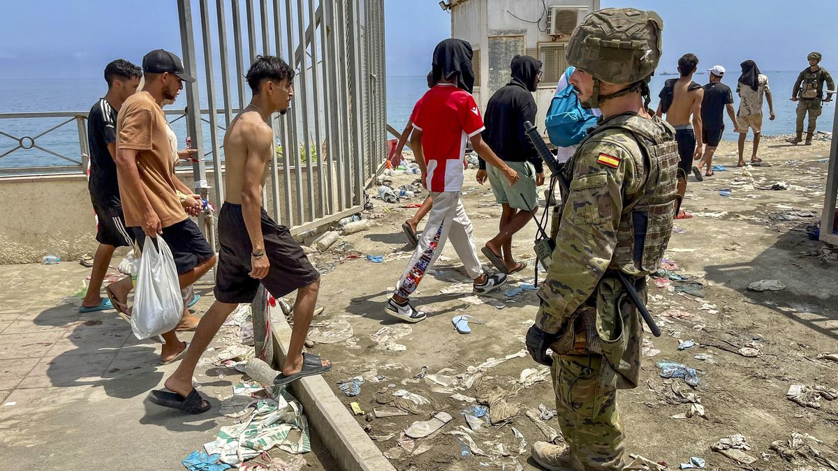 PP y Vox se lanzan con todo contra el Gobierno por la llegada masiva de migrantes provocada por el Supremo