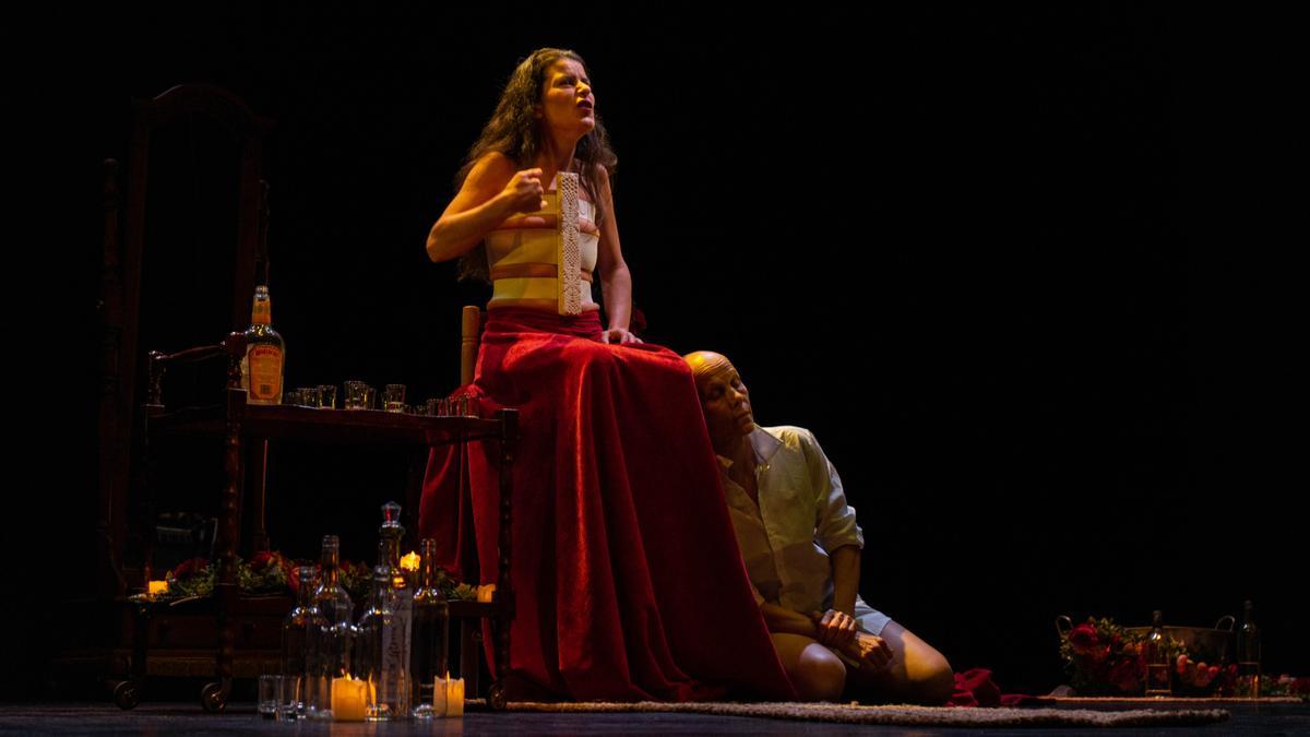 Frida y su amiga imaginaria Casilda en 'Rota'