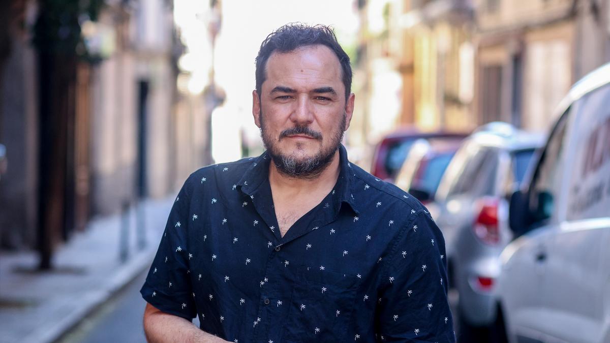 Ismael Serrano revive a Antonio Machado cantando a Serrat en 'Golpe a golpe, verso a verso'.