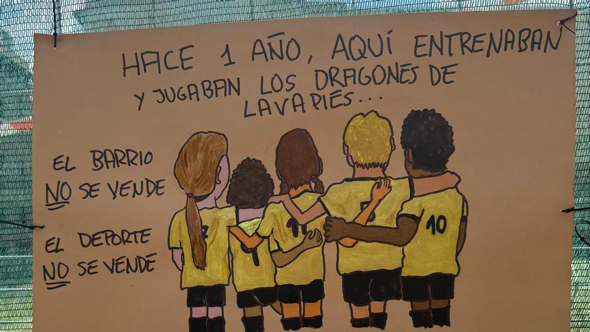 Cartel el el solar 18 de Embajadores, donde entrenaban los Dragones de Lavapiés