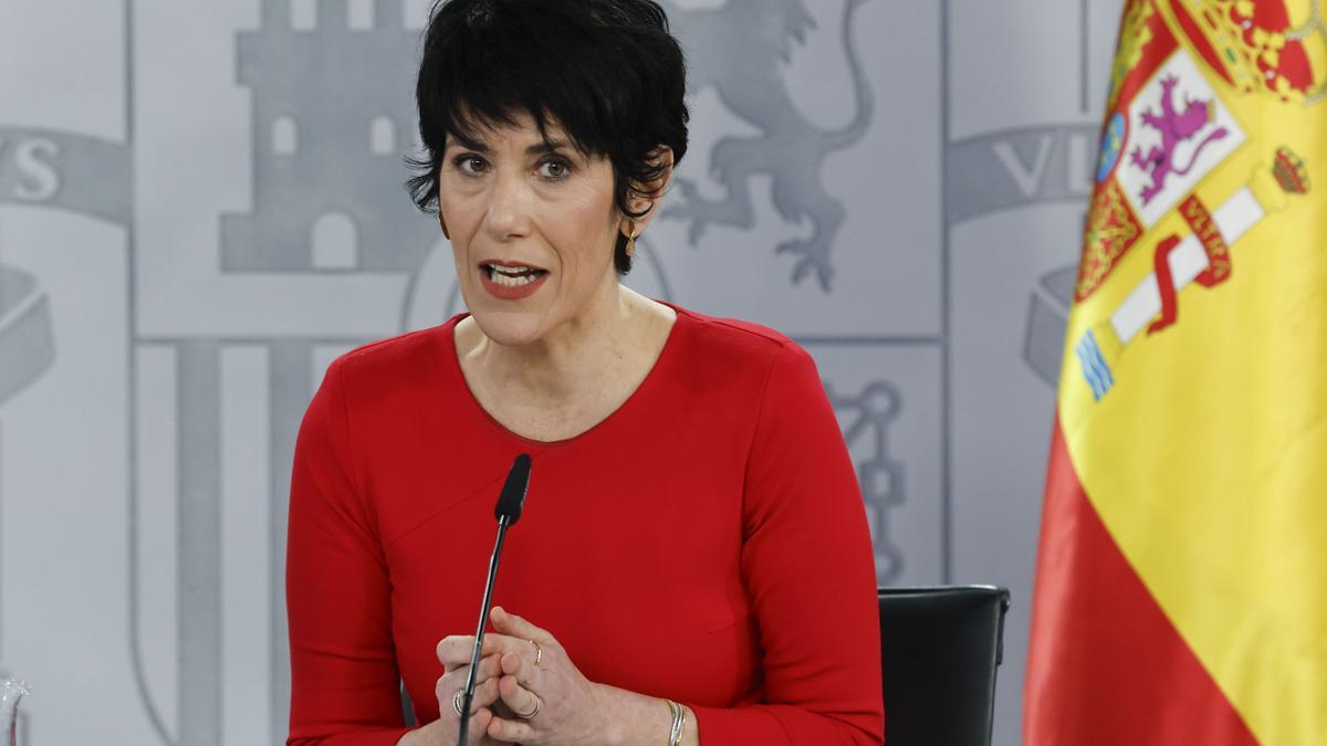 La ministra de Inclusión, Seguridad Social y Migraciones y portavoz del Gobierno, Elma Saiz durante la rueda de prensa después del Consejo de Ministros.