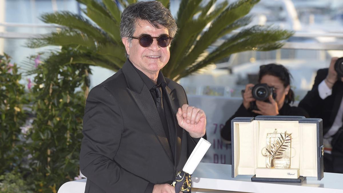 Irán condena al director de cine Jafar Panahi, ganador de la Palma de Oro en Cannes, a un año de prisión