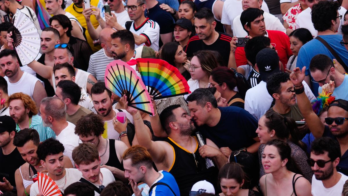 Pregón del Orgullo, en la plaza de Pedro Zerolo en Madrid.