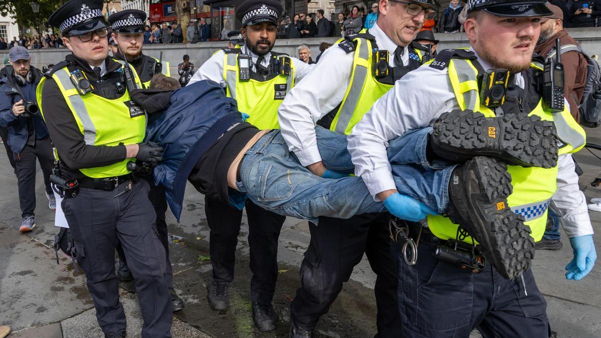 Reino Unido restringe las manifestaciones tras casi 500 arrestos en una protesta propalestina