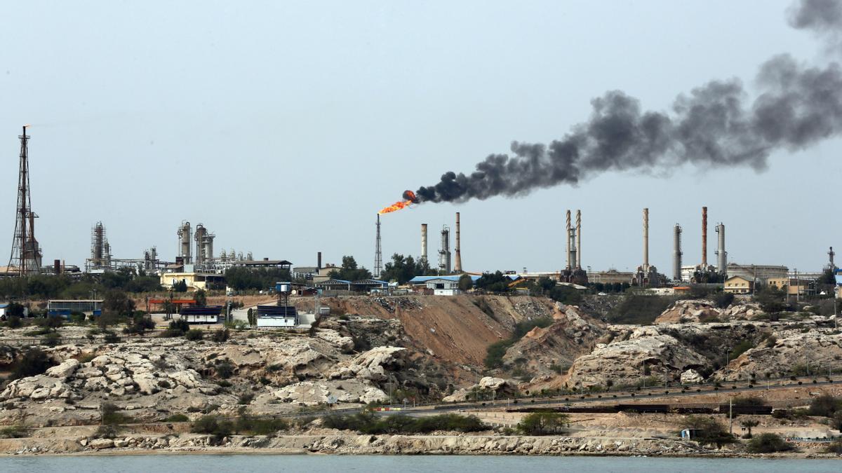 Estados Unidos lanza el ataque “más poderoso” de la historia de Oriente Medio contra la isla petrolera iraní de Jarg