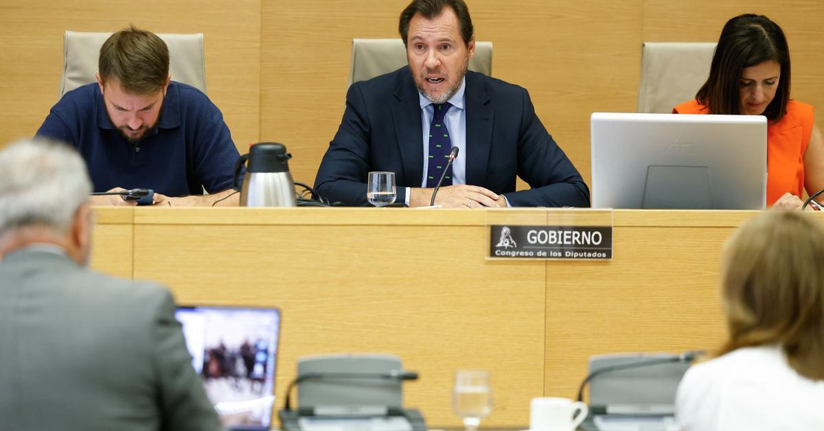 Óscar Puente, sobre Ryanair: "Seguirá en España, pero no por chantaje ni extorsión al Gobierno"