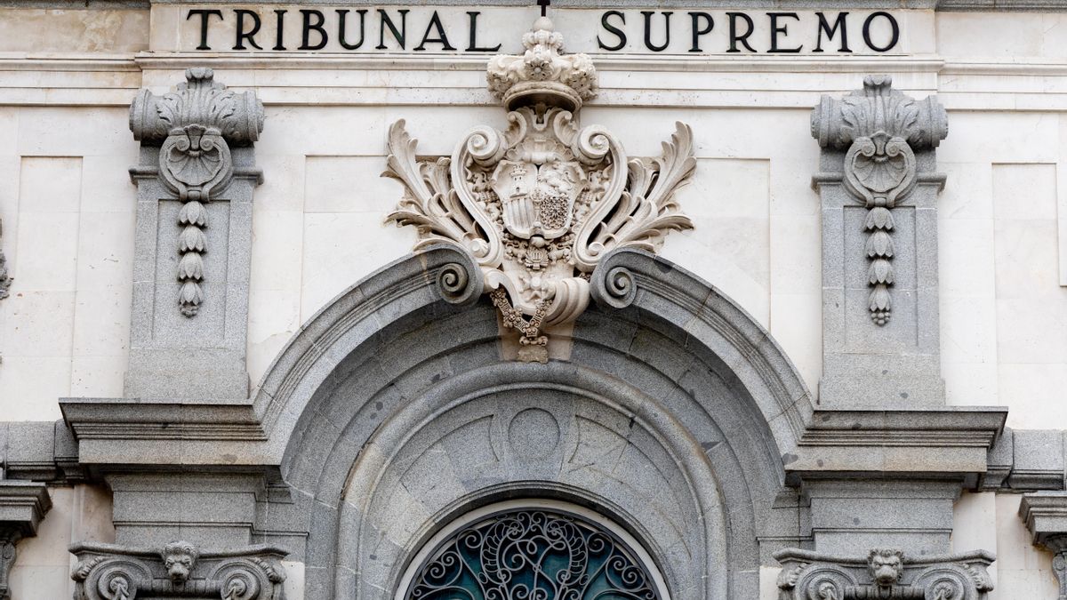El Supremo amenaza a dos ministros pese a saber que es inviable identificar a los votantes de la 'ley de nietos'