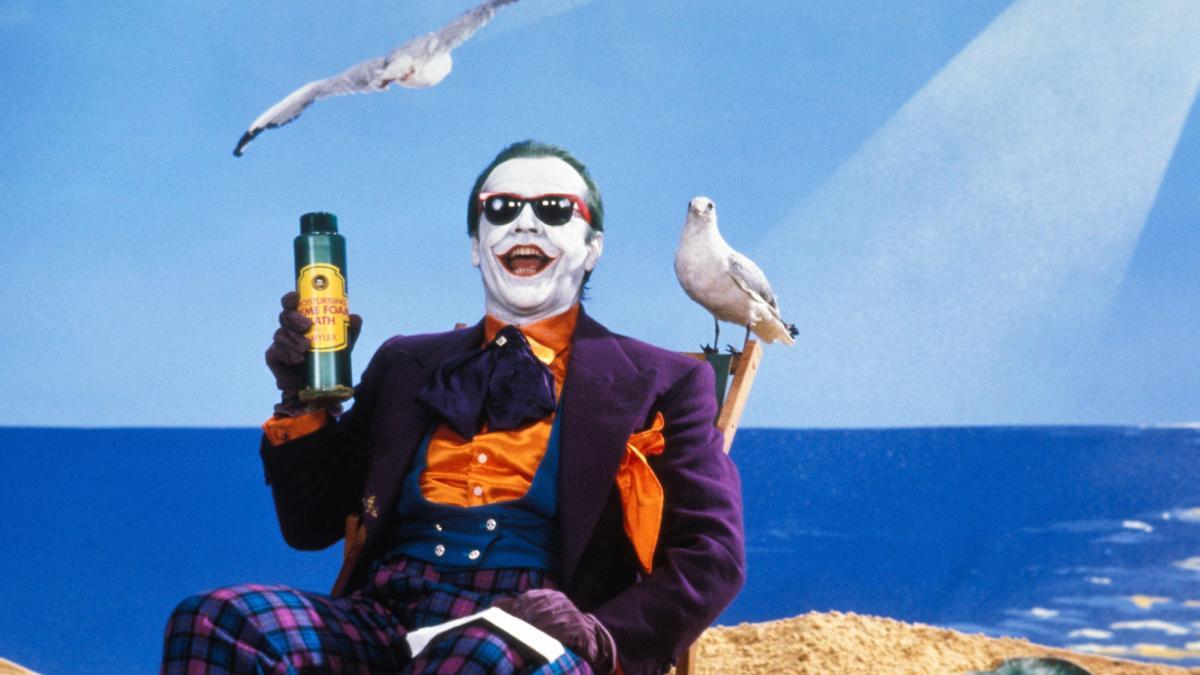 Jack Nicholson en una de las muchas reencarnaciones Joker para la gran pantalla. No fue la más afortunada, pero Tim Burton dejó su Gotham particular y abigarrado en 1989.
