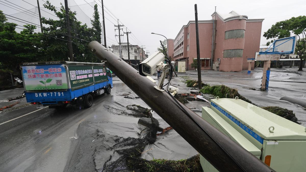 El supertifón Ragasa toca tierra en el principal polo industrial de China tras dejar 17 muertos en Taiwán