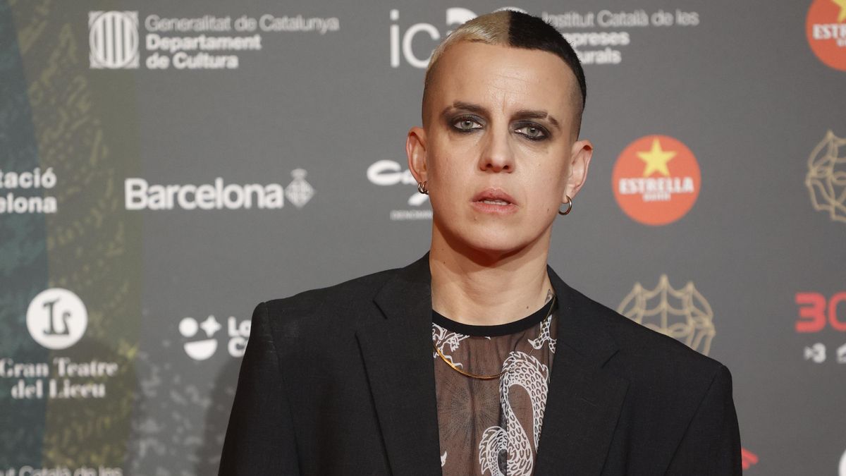 La pianista y compositora Clara Peya durante el photocall de los Premios Gaudí, a 8 de febrero de 2026 en Barcelona.