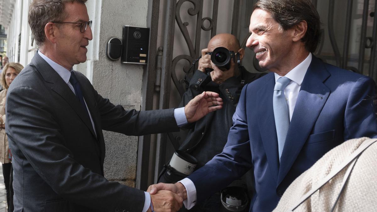 Feijóo y Aznar coinciden en un acto de la fundación FAES.