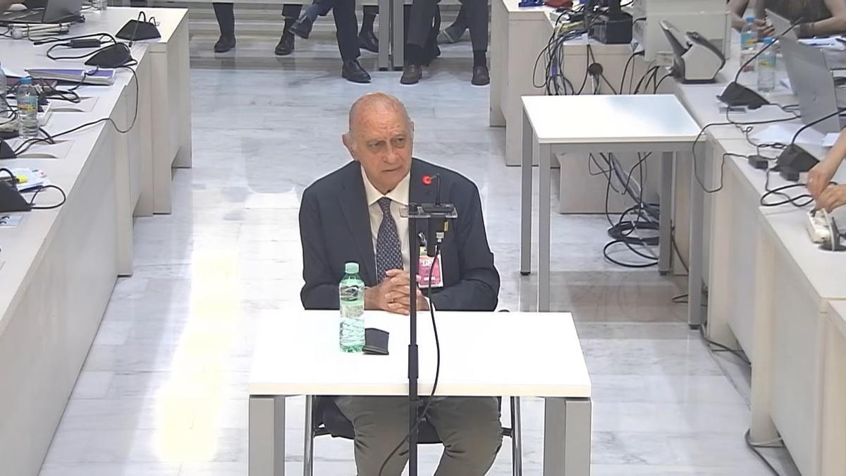 Fernández Díaz contradice a su ex número dos y se desvincula por completo de la 'Kitchen'