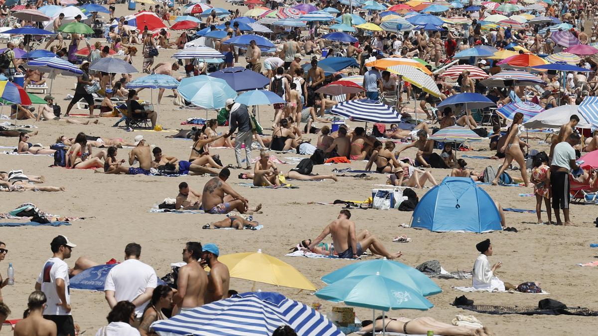 Vista este sábado de la playa de la Malvarrosa en Valencia.