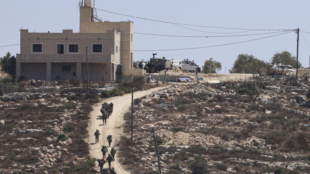 Colonos israelíes asedian a familias palestinas, a 13 de agosto de 2026