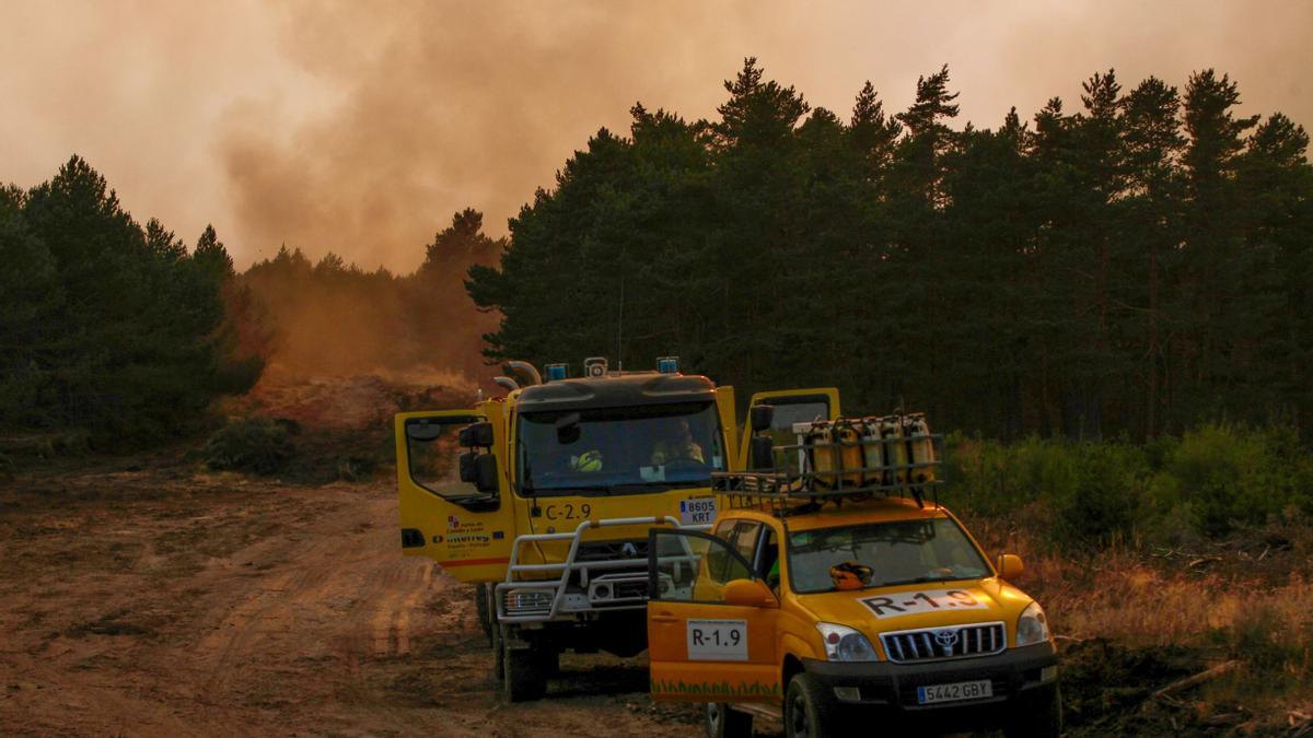 Imagen de la carretera A-52 reabierta este jueves tras embolsar miles de vehículos por los incendios entre Zamora y Ourense.