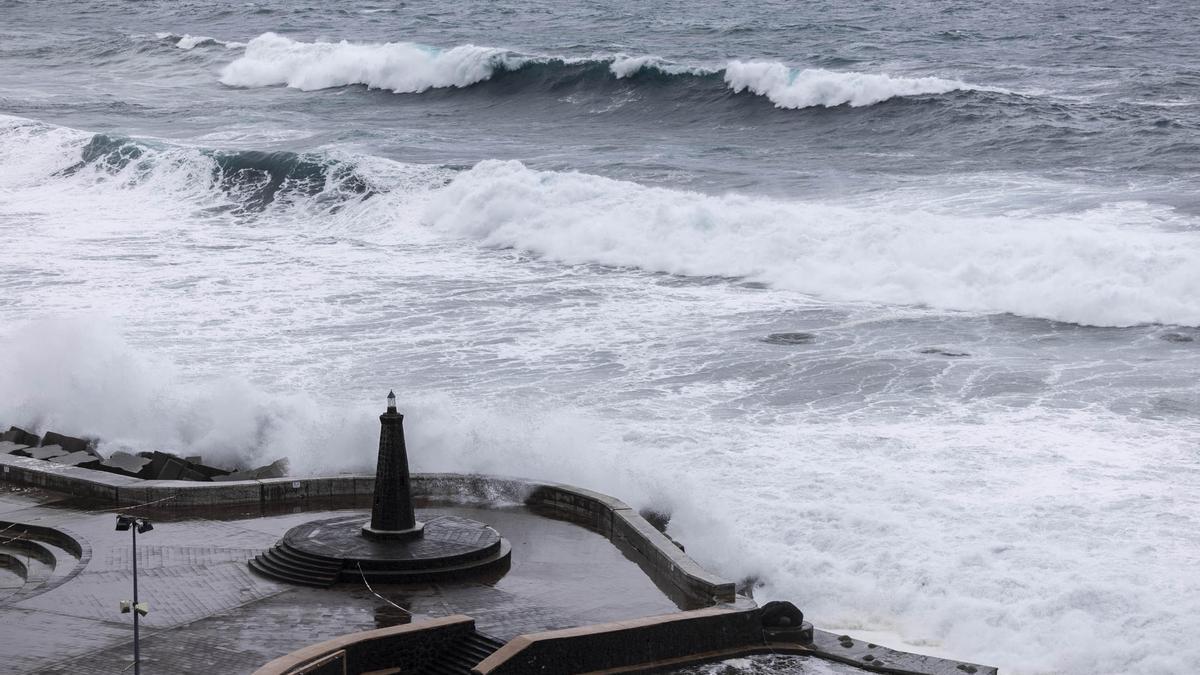 La borrasca Emilia complica la meteorología en las islas