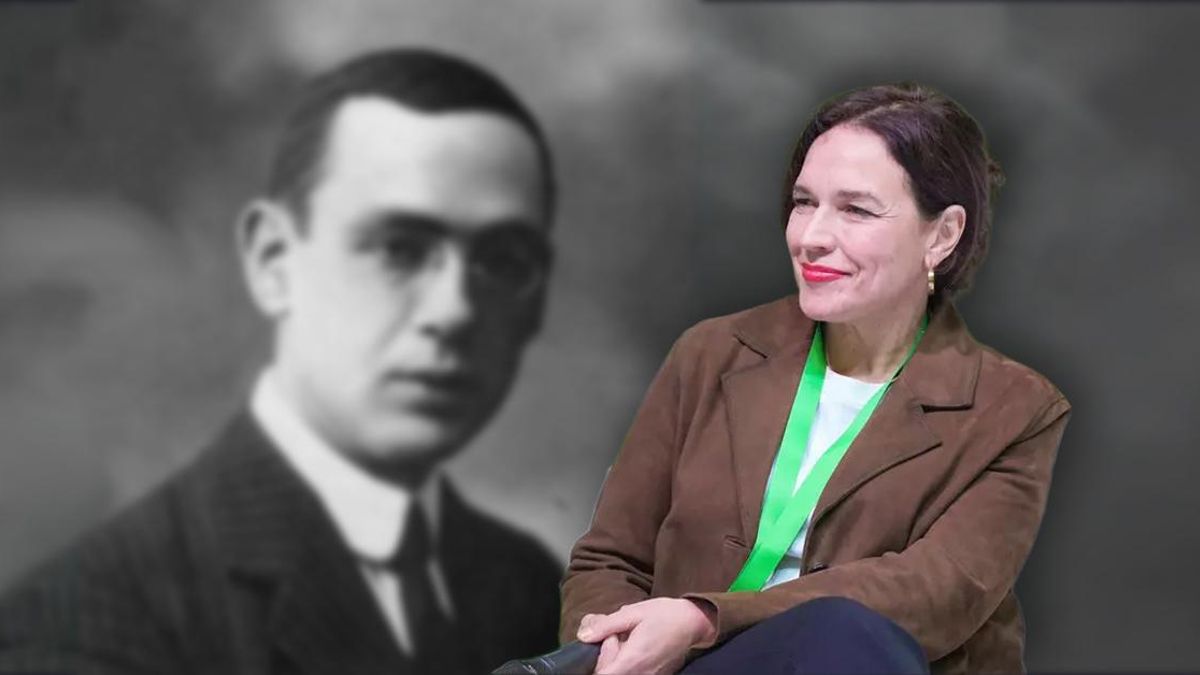 La eurodiputada socialista andaluza Lina Gálvez en una fotografía de F. J. Olmo sobre un fondo con la imagen de Blas Infante