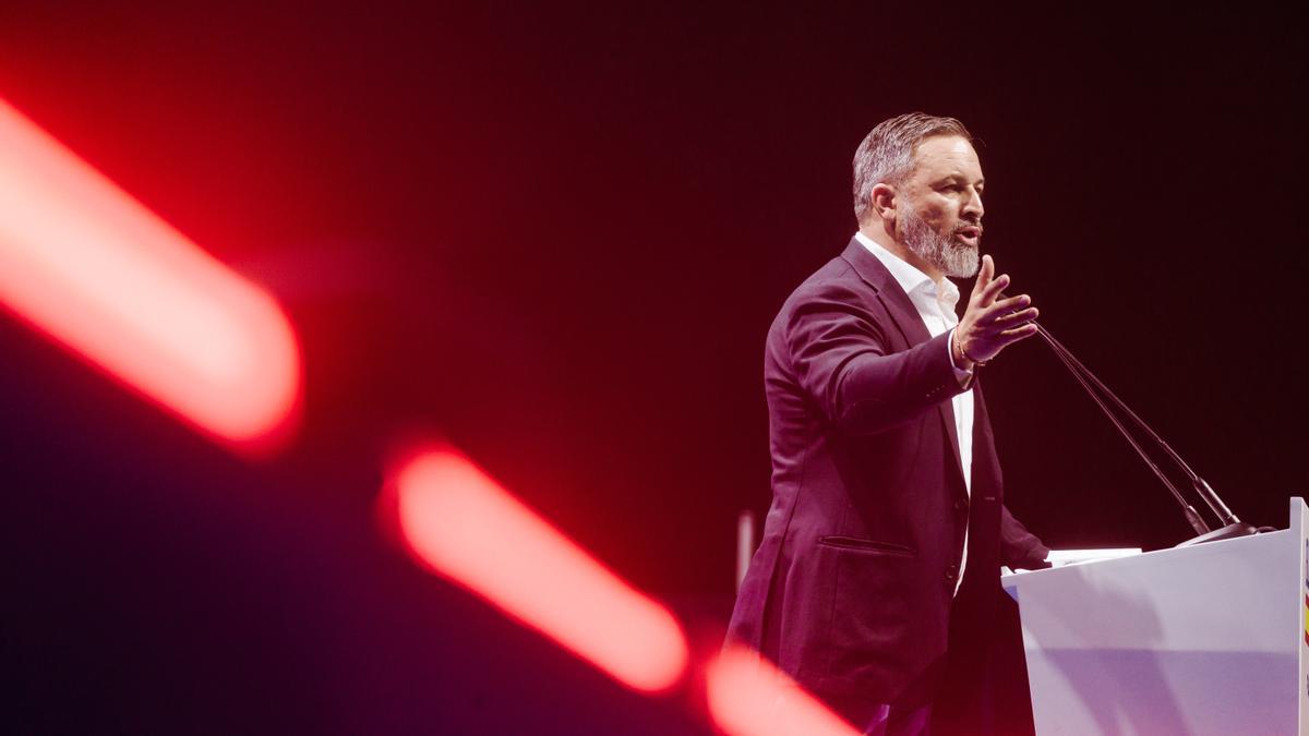 Abascal llama a Sánchez 