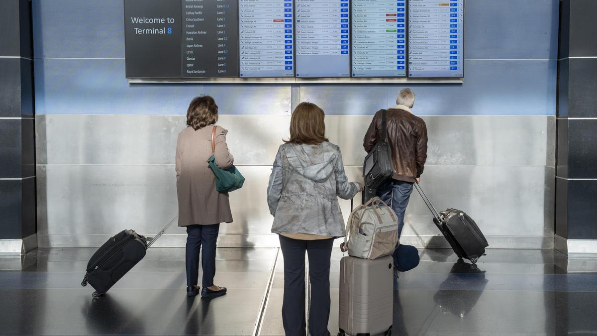 Más de 800 vuelos cancelados en EEUU en medio de un caos inédito por el cierre del Gobierno