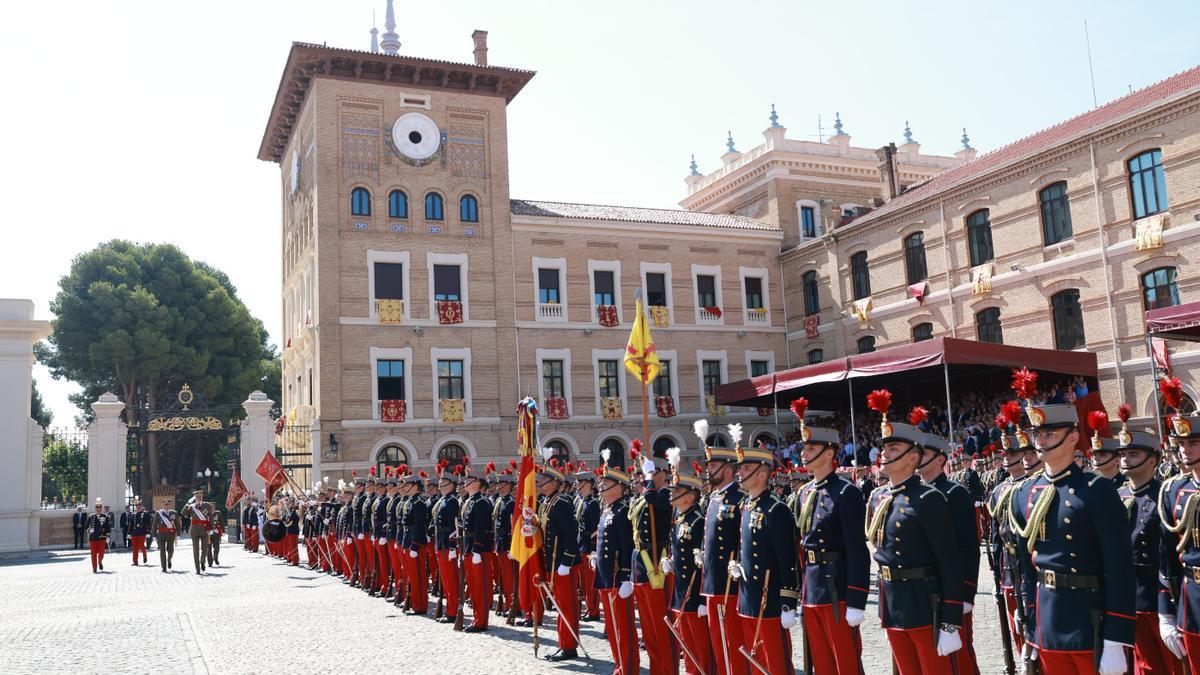 El acto de nombramiento de los nuevos oficiales del Ejército de Tierra y Guardia Civil, en la Academia Militar de Zaragoza, a 4 de julio de 2025.