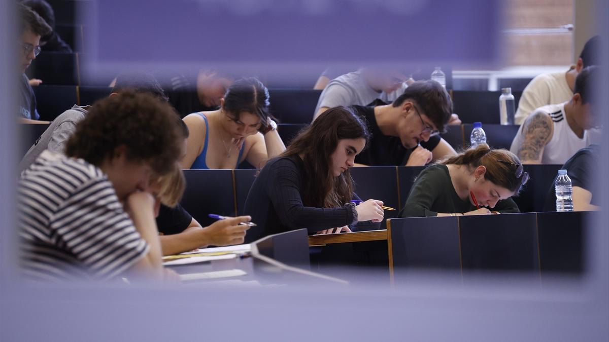 Más de 300.000 estudiantes se enfrentan desde el 3 de junio a una nueva PAU más exigente y práctica