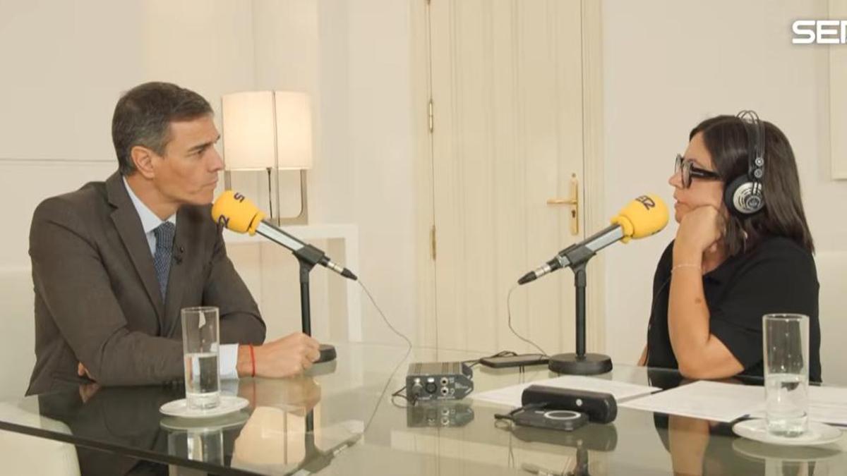 Sánchez, durante la entrevista con la Cadena Ser en La Moncloa
