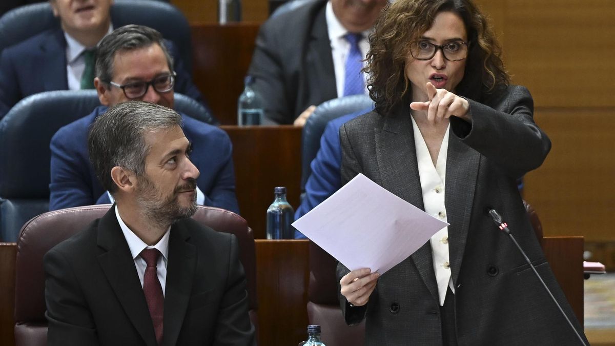 Ayuso y Almeida llevan a los tribunales su pulso con el Gobierno para desalojar la acampada de Sol