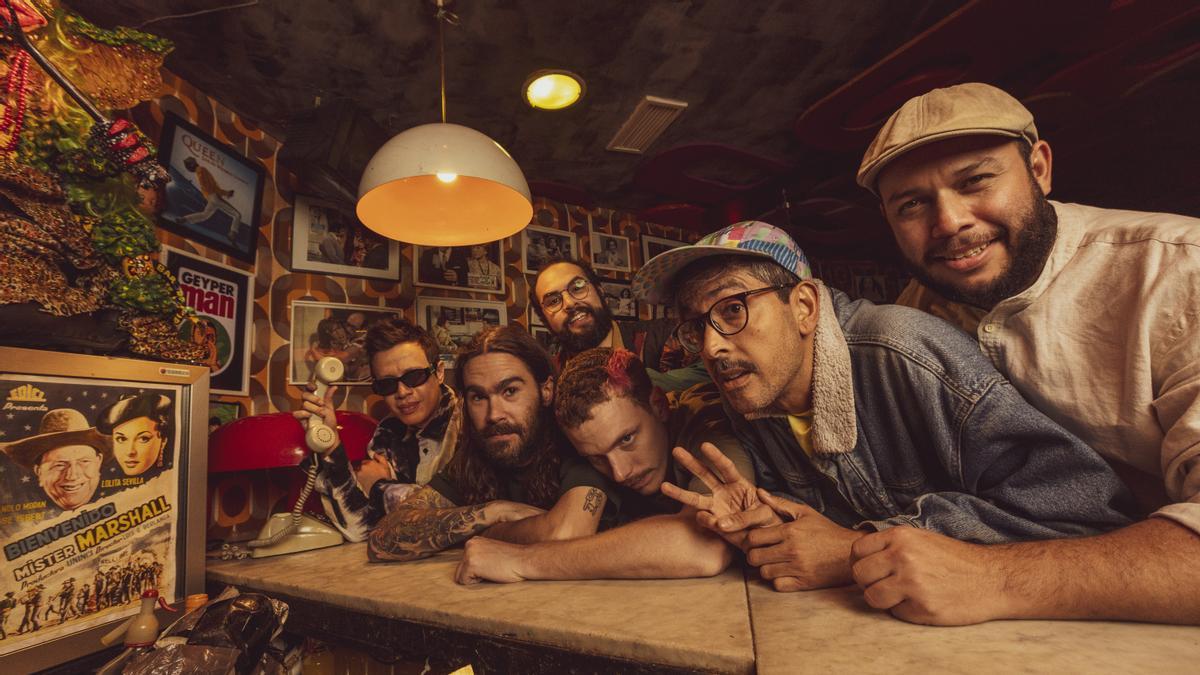 Los integrantes del grupo Candeleros.