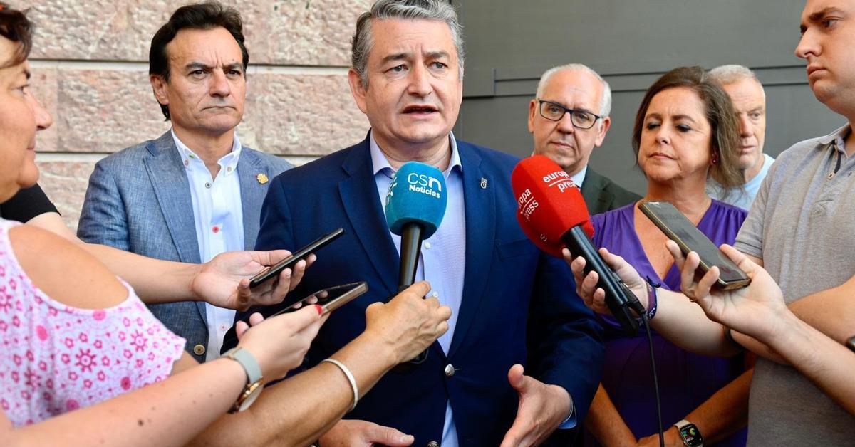 CÁNCER DE MAMA
Juanma Moreno nombra Antonio Sanz al frente de la Consejería de Salud