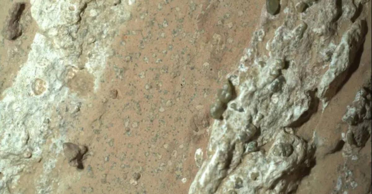 La NASA descubre posibles huellas de vida microbiana en unas rocas en Marte