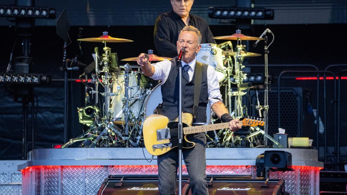 El cantante Bruce Springsteen durante su actuación en el Estadi Olímpic, a 20 de junio de 2024, en Barcelona, Catalunya (España).