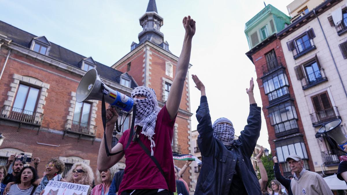 Concentración en Madrid contra la detención de los activistas de la flotilla.