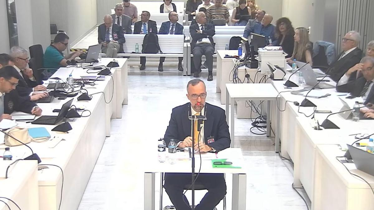 Martínez reduce la 'Kitchen' a una operación legal de inteligencia y evita sacar los mensajes que comprometen al exministro