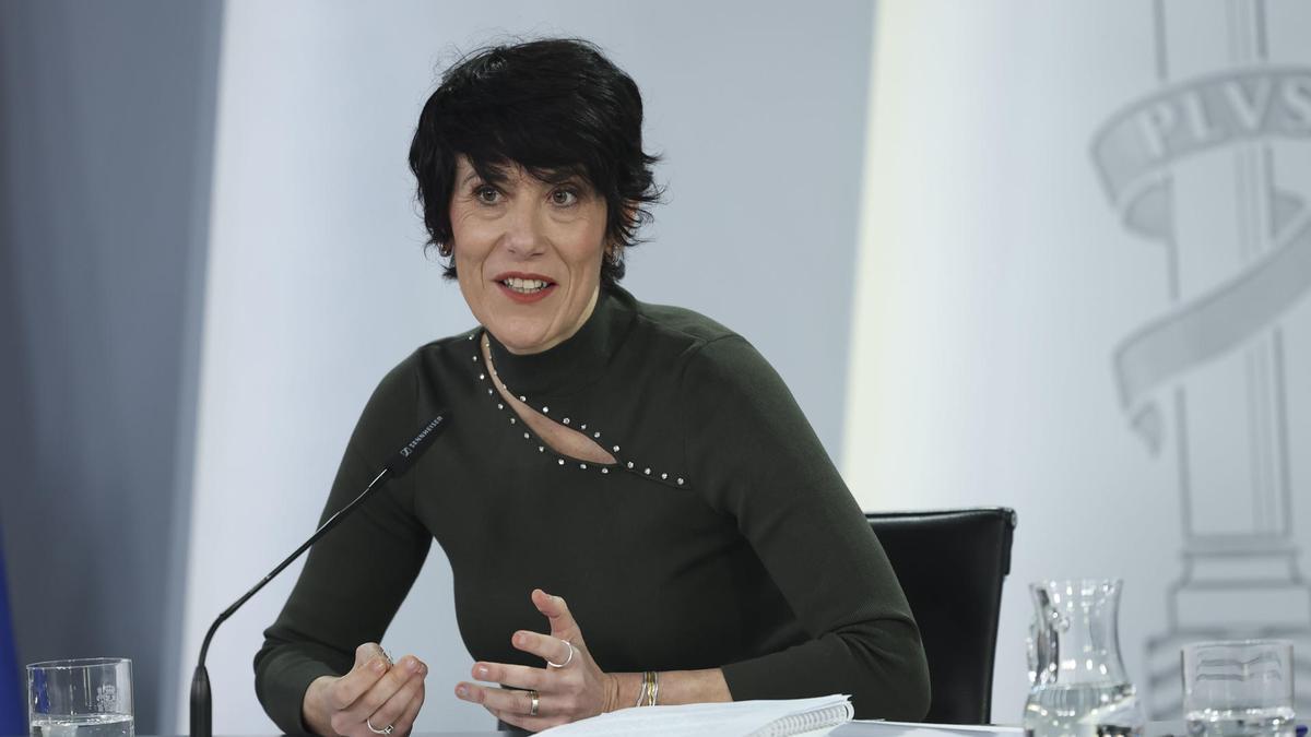 La ministra de Inclusión, Seguridad Social y Migraciones y portavoz del Gobierno, Elma Saiz durante la rueda de prensa tras el Consejo de Ministros.