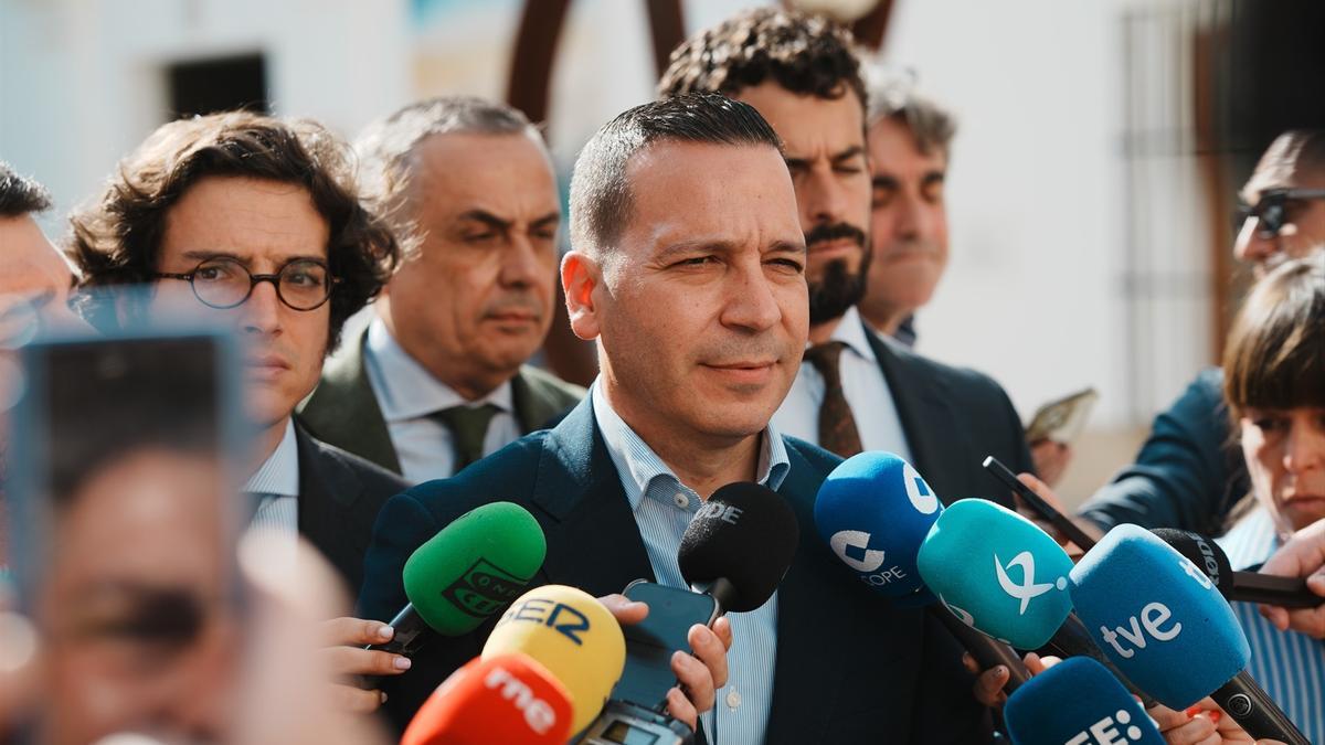 El PP y Vox dicen que las negociaciones en Extremadura van bien pero niegan un acuerdo