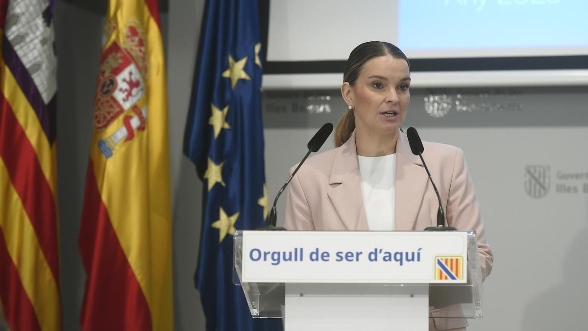 La presidenta del Govern Balear, Marga Prohens , durante su comparecencia este viernes en Palma.